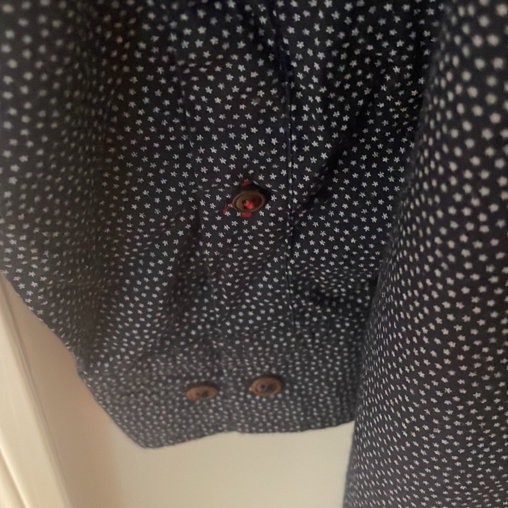 New Men’s long sleeve navy blue shirt with small white design-size small. - Picture 7 of 8